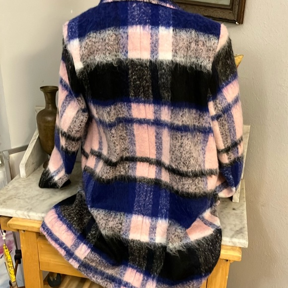 Elle Blue and Pink Blazer with Plaid Design So Warm And Cozy For All Occasions! - Picture 6 of 9